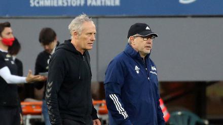 Seltene Spezies. Unions Urs Fischer (rechts) und sein Freiburger Pendant Christian Streich sind die dienstältesten Trainer der Bundesliga.