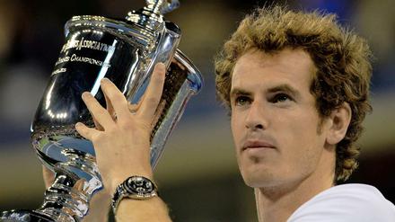 Im Finale bezwang Federer den Lokalmatadoren Andy Murray, der seinerseits aber wiederum das olympische Endspiel gegen Federer für sich entschied und im September dann auch endlich den ersten Grand-Slam-Titel für Großbritannien seit über 70 Jahren mit seinem Sieg bei den US Open holte.
