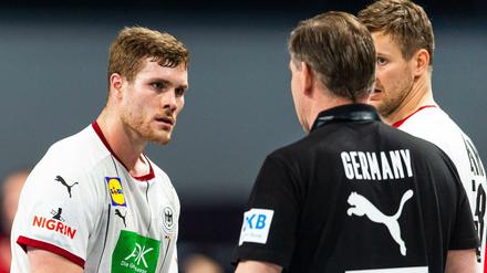 Handball-Nationalspieler Johannes Golla von der SG Flensburg-Handewitt ist positiv auf das Coronavirus getestet worden.