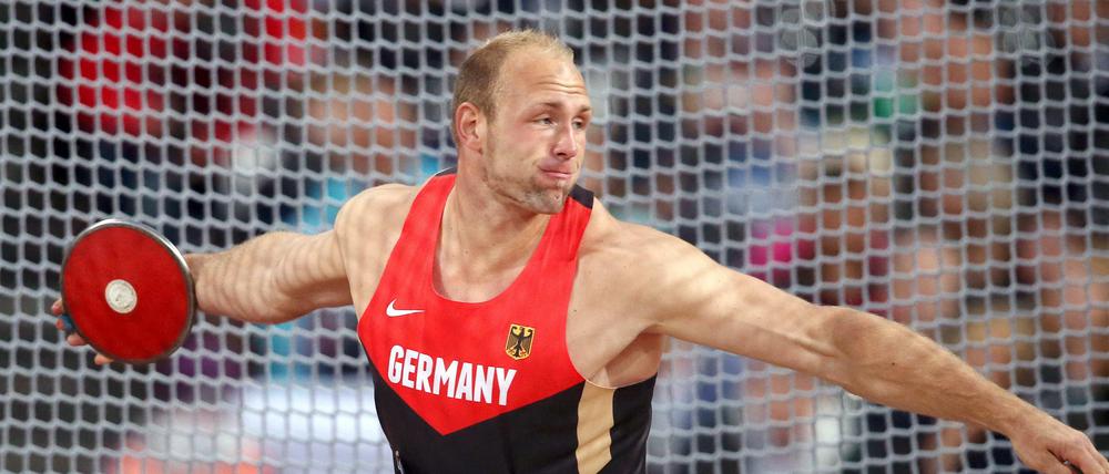 Diskuswerfer Robert Harting schlägt vor, russische Sportler ohne Dopingvergangenheit unter olympischer Flagge starten zu lassen.