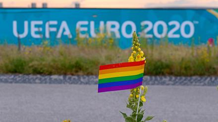 Die Uefa lehnte den Antrag, beim Deutschland-Spiel gegen Ungarn das Stadion in Regenbogenfarben anzuleuchten, ab.