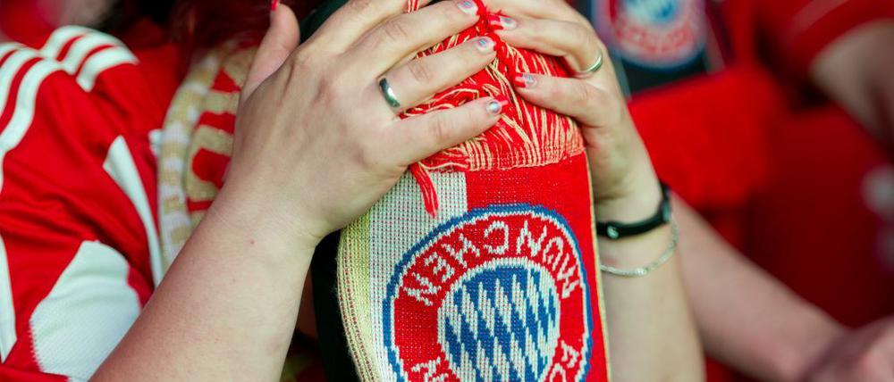 Bittere Pleite. Trauer bei Bayern-Fans nach der Finalniederlage gegen Chelsea. 