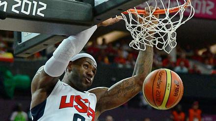 Mit Power zum Erfolg. Lebron James und die US-Basketballer holen sich erwartungsgemäß die Goldmedaille.
