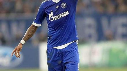Kevin-Prince Boateng ist ein deutsch-ghanaischer Fußballspieler, der seit August 2013 beim FC Schalke 04 unter Vertrag steht.