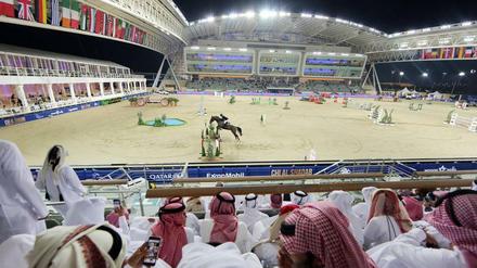 In Katar geht es um viel Preisgeld, in Europa um das Leben der Pferde.