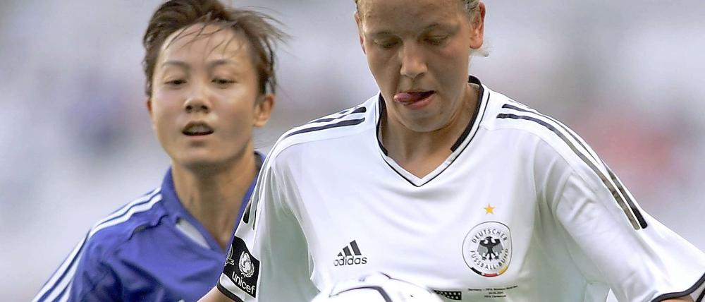 Viola Odebrecht (vorn), 30, spielte 49 Mal für die deutsche Nationalmannschaft. Die Wolfsburgerin fehlt bei der EM 2013 verletzt.