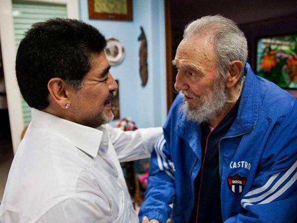 Zwei Revolutionäre: Diego Maradona und Fidel Castro.