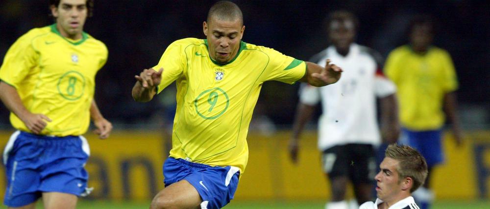 Lang ist's her: 2004 war die brasilianische Nationalmannschaft zuletzt zu Gast im Berliner Olympiastadion, damals noch mit dem Duell Ronaldo (der Echte) gegen Philipp Lahm.