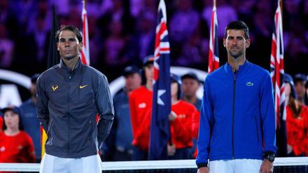 Rafael Nadal (l.) und Novak Djokovic standen sich 2019 im Finale gegenüber. Der Spanier würde aktuell lieber über Sport sprechen.