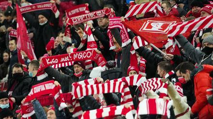 Nach den Sanktionen herrscht im russischen Fußball nicht nur Unverständnis, sondern auch Trotz und Protest.