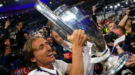 Luka Modric könnte bald noch mehr Pokal mit Real holen.