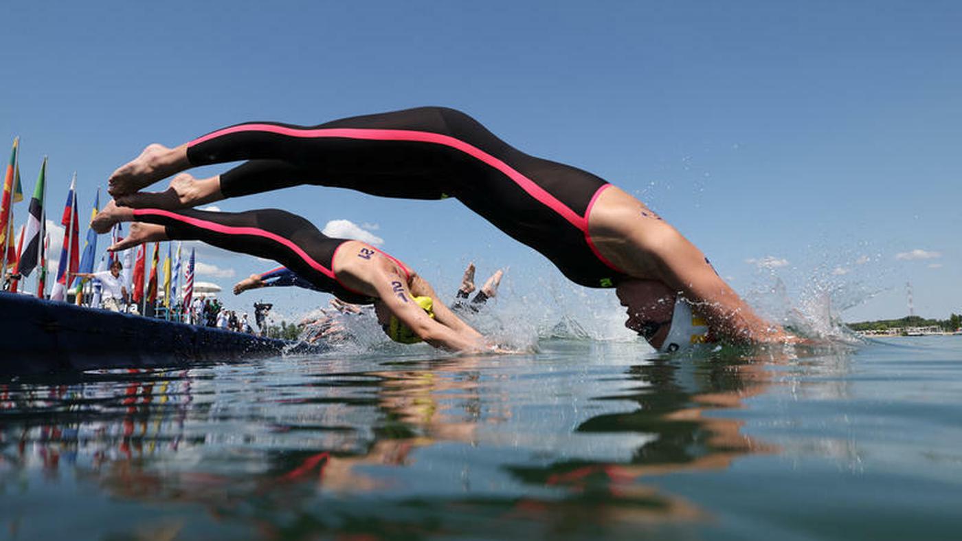 Schwimm-WM in Ungarn Freiwasser-Staffel gewinnt Goldmedaille