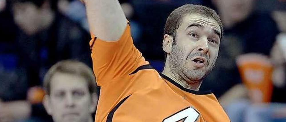 Aleksandar Spirovski ist mit den BR Volleys auf Finalkurs.