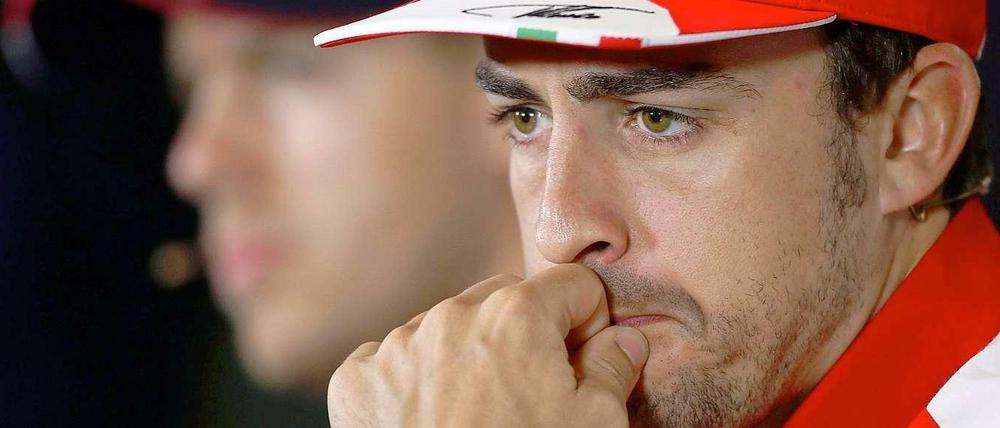 Nachdenklich: Fernando Alonso wartet seit 2006 auf einen Erfolg bei seinem Heimrennen in Barcelona.