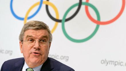 Thomas Bach will im Moment nicht darüber spekulieren, ob russische Leichtathleten bei Olympia starten dürfen.