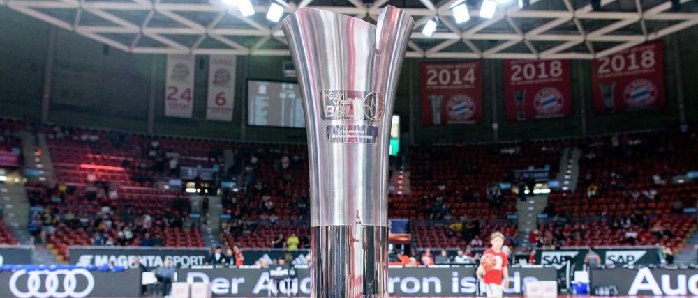 Um diesen Pokal geht es. Die BBL steht vor ihrem Finalturnier in München.
