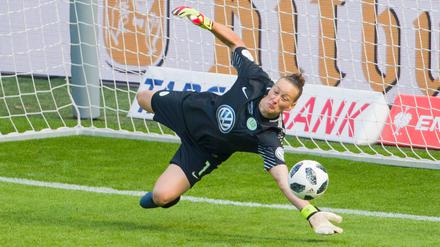 Wolfsburgs Nationaltorhüterin Almuth Schult spricht deutlich an, was derzeit im deutschen Frauenfußball falsch läuft.