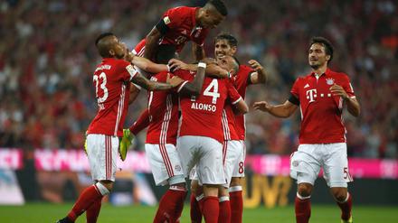 Die Spieler des FC Bayern haben viel zu feiern, doch dem Verein könnten juristische Schwierigkeiten drohen.