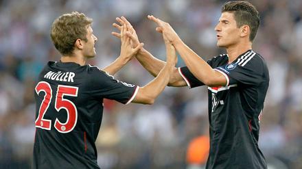 Nach Vorarbeit von Thomas Müller (l.) erzielte Mario Gomez das Tor des Tages.
