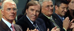 Um Franz Beckenbauer (links) und Günter Netzer gibt es in der Affäre um die Vergabe WM 2006 ständig neue Enthüllungen.