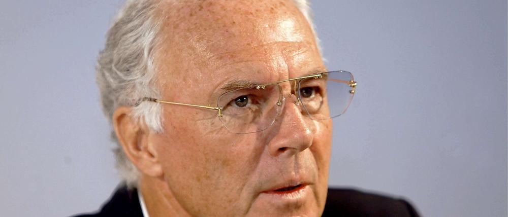 Franz Beckenbauer hat im Fußball alle Erfolge errungen. Als Spieler und Teamchef wurde er Weltmeister mit der deutschen Nationalmannschaft, dann organisierte er erfolgreich die WM 2006 in Deutschland.