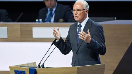 Umstrittene Sperre: Franz Beckenbauer wurde wegen "mangelnder Kooperation" von der Fifa für 90 Tage gesperrt.