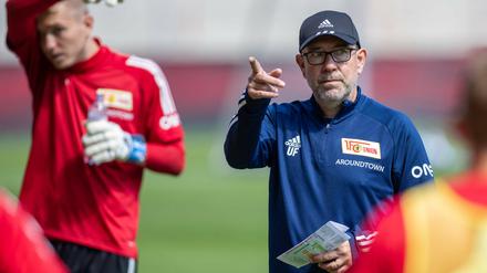 Unions Trainer Urs Fischer beim ersten Training in der Alten Försterei am Donnerstag. 
