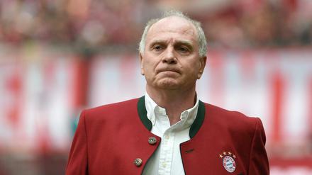 War's das jetzt doch? Die Amtszeit von Uli Hoeneß beim FC Bayern könnte bald vorbei sein. im Stadion. 