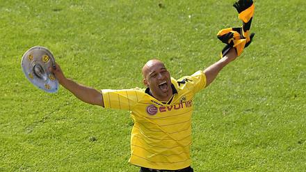 Dede spielte 13 Jahre lang für Borussia Dortmund und wurde zweimal Deutscher Meister. Ist er der beste Linksverteidiger in der Bundesliga-Geschichte?