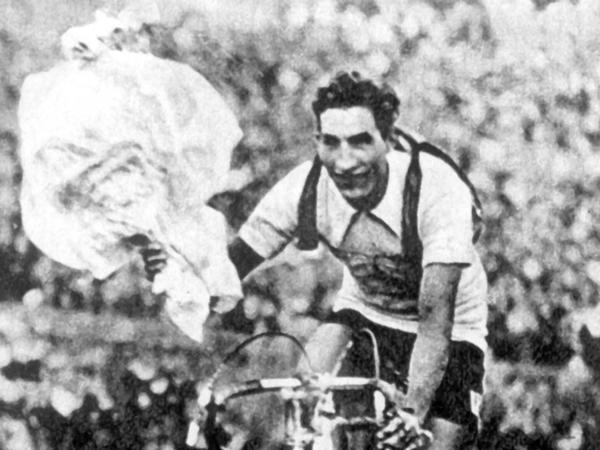 Gino Bartali gewann den Giro d'Italia gleich dreimal - hier sein Sieg 1936.