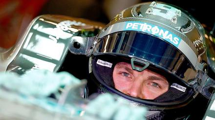 Nico Rosberg, 29, wurde in Wiesbaden als Sohn einer Deutschen und des Finnen Keke Rosberg geboren, der 1982 Formel-1-Weltmeister wurde. Rosberg wuchs in Monaco auf und fährt seit 2004 unter deutscher Lizenz. 2006 debütierte er in der Formel 1, seither hat er acht Siege erreicht. Im Mercedes wurde er letzte Saison WM-Zweiter.