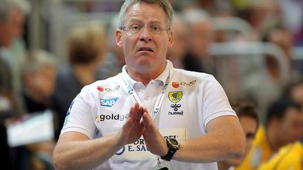 Trainer Gudmundur Gudmundsson vom Handball-Bundesligisten Rhein-Neckar Löwen fordert eine Änderung der Zeitspielregel.
