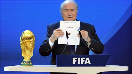 Verfluchte Zettelwirtschaft. Blatter hat am Votum für Katar keine Freude mehr.