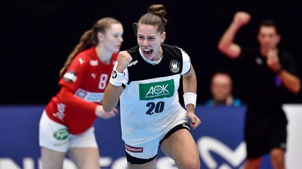 Siegerfaust. Emily Bölk steht mit den deutschen Handballerinnen in der WM-Hauptrunde.