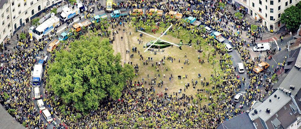 Der Dortmunder Borsigplatz könnte am Sonntag in etwa so aussehen, wenn der BVB doch noch Meister wird.