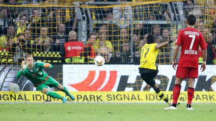 Pierre-Emerick Aubameyang erzielt das Tor zum 3:0-Endstand für Borussia Dortmund.