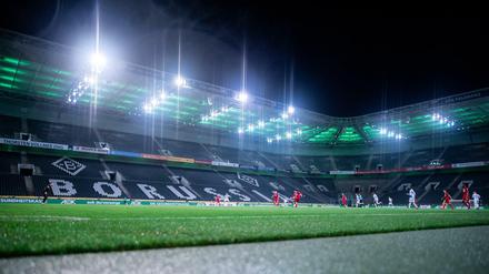 In Mönchengladbach wurde schon vor leeren Rängen gespielt.