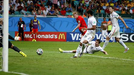 Abgezogen. Kevin de Bruyne trifft mit diesem Schuss zum 1:0 für Belgien gegen die USA.