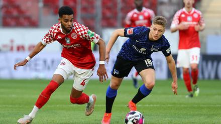 Gut aus den Startblöcken. Santiago Ascacibar (r.) und Hertha BSC holten sich in Mainz einen verdienten Punkt.