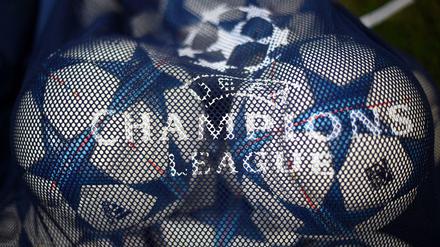 Champions League steht auf einem Ballnetz (Symbolbild).