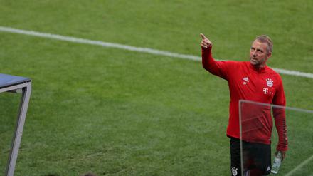 Da geht's lang: Hansi Flick bringt den FC Bayern nach oben.