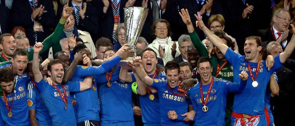 Schon wieder ein Pott. Der FC Chelsea besitzt nach dem Sieg in der Europa League nun für zehn Tage beide europäischen Pokale.