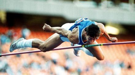 Übersprunghandlung. Christian Schenk gewann 1988 olympischen Gold - auch weil er gedopt hatte. Nun erwägt er, einen Antrag auf Opferhilfe zu stellen.
