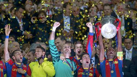 Da ist das Ding. Der FC Barcelona feiert sich und seinen Triumph über Manchester United.