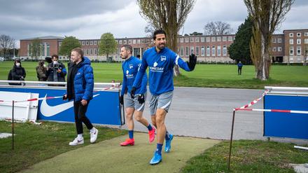Die Mannschaft von Hertha BSC, hier Sami Khedira, ist zurück auf dem Trainingsplatz. 