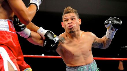 Der schwule Boxer Orlando Cruz (r.) hat den Kampf gegen Jorge Pazos gewonnen.