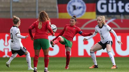 Deutschland war gegen Portugal deutlich überlegen und landete den siebten Sieg im siebten Spiel. 