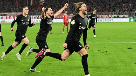Lucas Höler bejubelt sein Elfmetertor und kurz darauf den Einzug ins Halbfinale des DFB-Pokals.