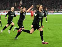 Pokalsensation in München: Freiburg schaltet den FC Bayern durch ein spätes Elfmeter-Tor aus