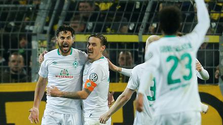 Die Bremer feierten mit dem Tor von Claudio Pizarro das erste von zwei Comebacks gegen Dortmund.